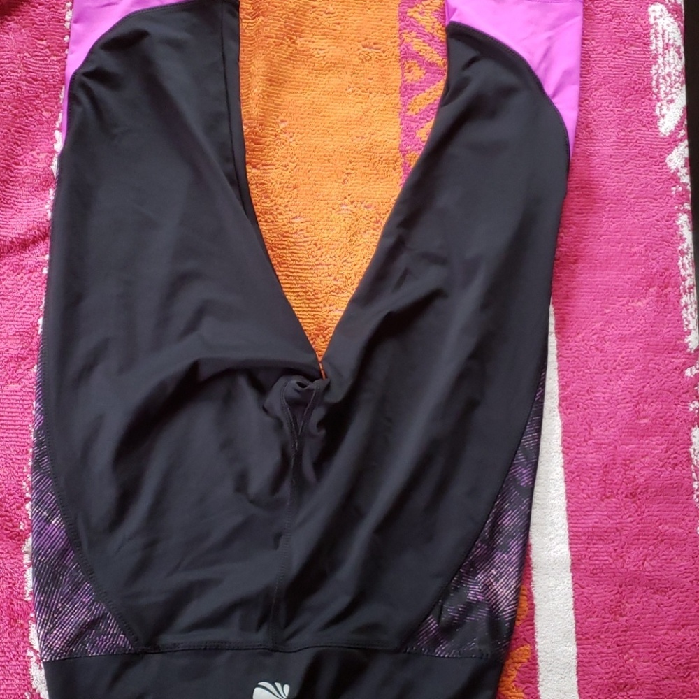 Workout Capris - Picture 4 of 4